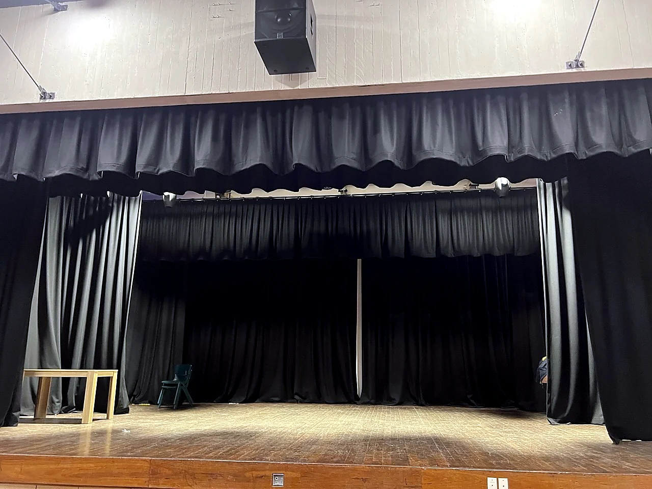 Stage and theatre curtains