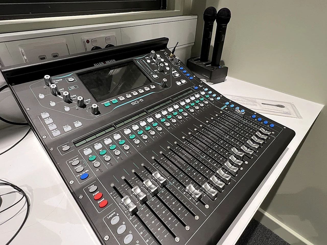 Digital audio mixing console